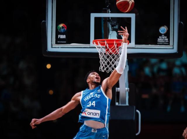 开云网站-大杀四方！字母哥18分钟轰32分，开门红冲奥运资格