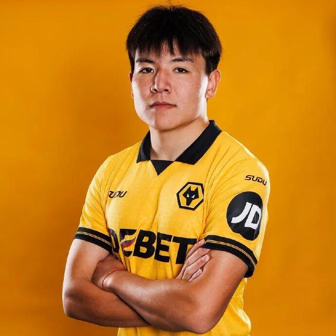 开云线上入口-徐彬租借加盟英甲球队巴恩斯利