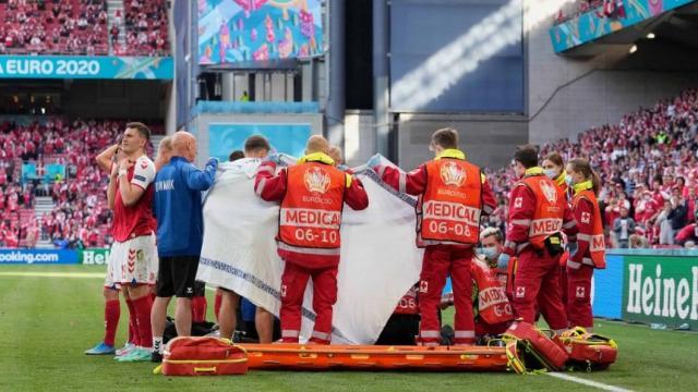 队医忆急救细节：埃里克森本有心跳 然后突然停了